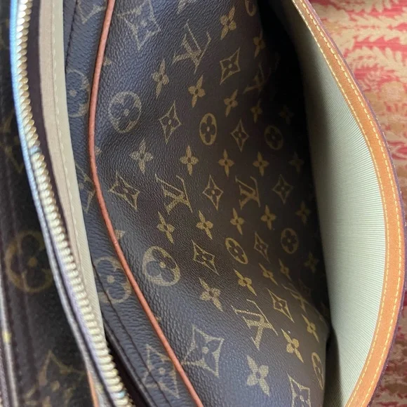 Louis Vuitton Reporter GM Bag - Picture 7 of 13